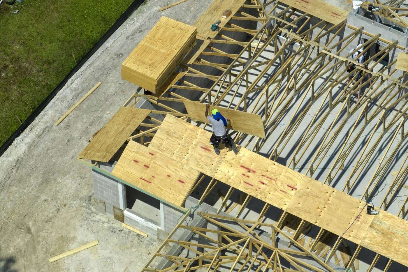 SPF Foam Flat Roof — Commercial Midtown